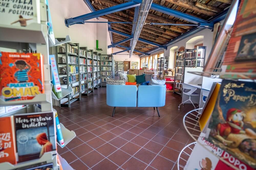 Biblioteca civica di Sovere - area novità