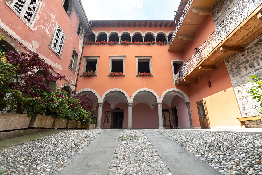 Palazzo Foresti nell'antico Borgo S. Martino - foto Andrea Pezzotti